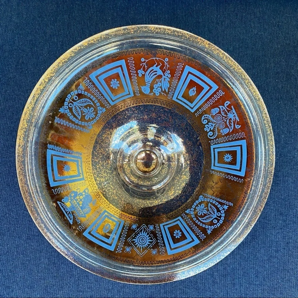 Vintage Fire King 2-Quart Casserole Dish With Gold Detail Pattern Made in USA